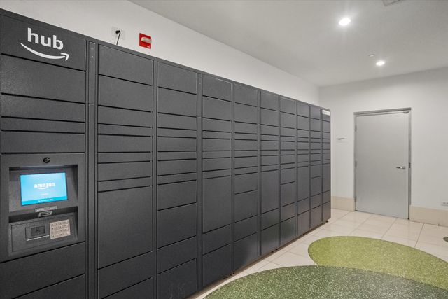 123 S Green Street 702B, Chicago, IL 60607