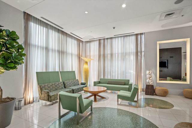 123 S Green Street 702B, Chicago, IL 60607