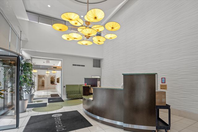 123 S Green Street 702B, Chicago, IL 60607