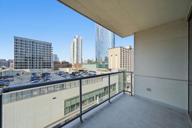 123 S Green Street 702B, Chicago, IL 60607