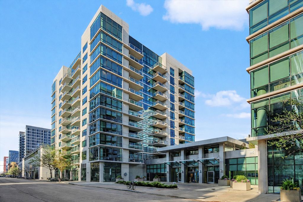 123 S Green Street 702B, Chicago, IL 60607