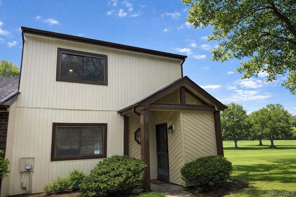 46 Blue Point Road E, Holtsville, NY 11742