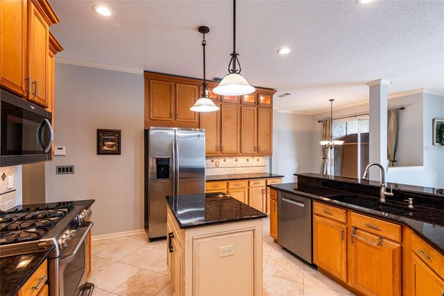 9404 AYLESHIRE PLACE, Riverview, FL 33569