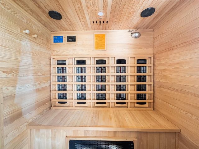 9404 AYLESHIRE PLACE, Riverview, FL 33569