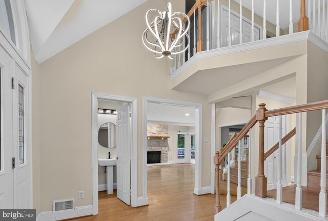 5402 ASHCOMB CT, Centreville, VA 20120