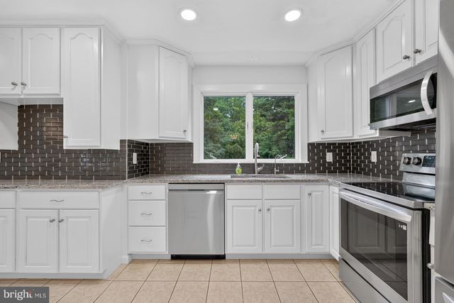 5402 ASHCOMB CT, Centreville, VA 20120