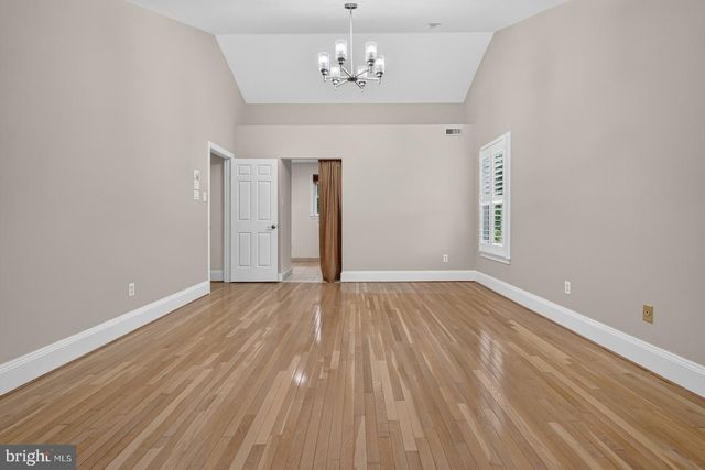 5402 ASHCOMB CT, Centreville, VA 20120