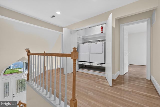5402 ASHCOMB CT, Centreville, VA 20120