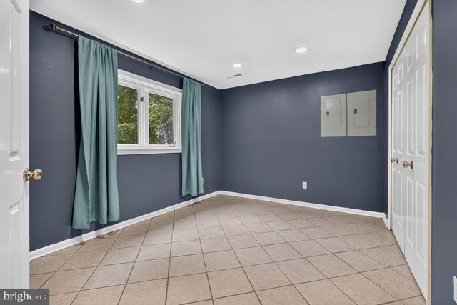 5402 ASHCOMB CT, Centreville, VA 20120