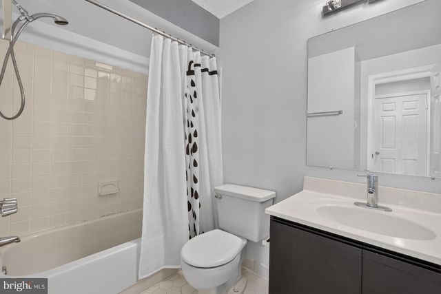 5402 ASHCOMB CT, Centreville, VA 20120