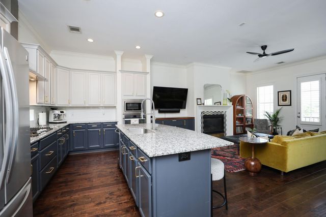 2220 Stuart Street, Houston, TX 77004