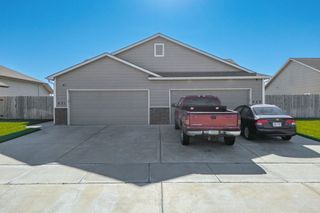 429 S Longbranch Dr, Maize, KS 67101