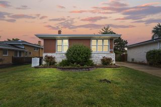 10509 Kedvale Avenue, Oak Lawn, IL 60453