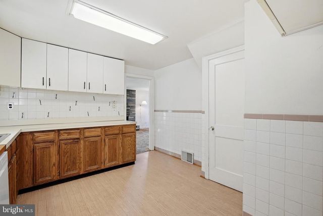 420 KINGSTON RD, Oreland, PA 19075