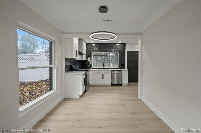 20191 Woodburn Drive, Southfield, MI 48075