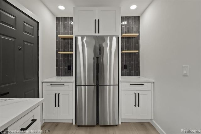 20191 Woodburn Drive, Southfield, MI 48075