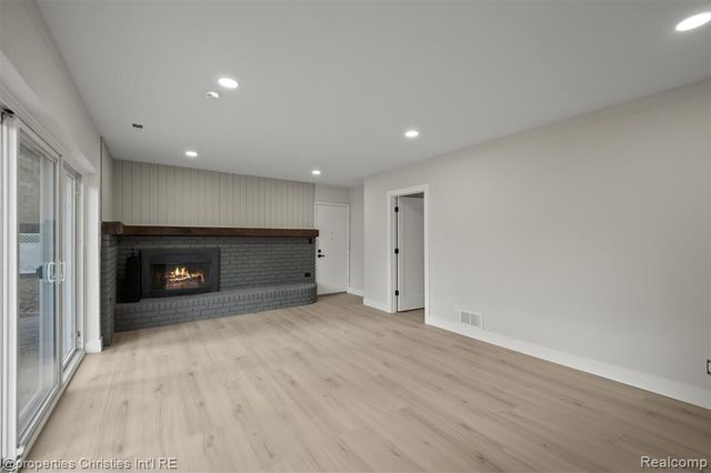 20191 Woodburn Drive, Southfield, MI 48075