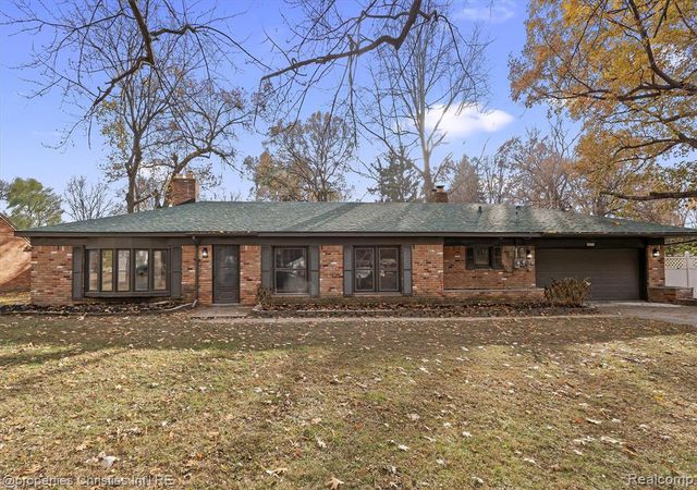 20191 Woodburn Drive, Southfield, MI 48075