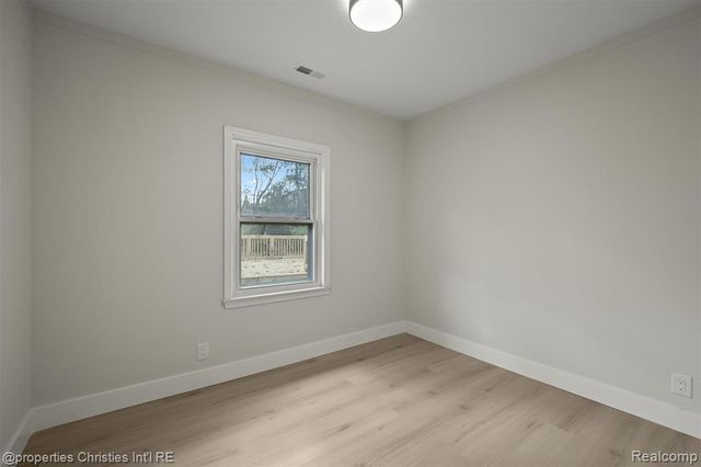 20191 Woodburn Drive, Southfield, MI 48075