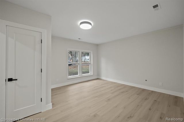 20191 Woodburn Drive, Southfield, MI 48075