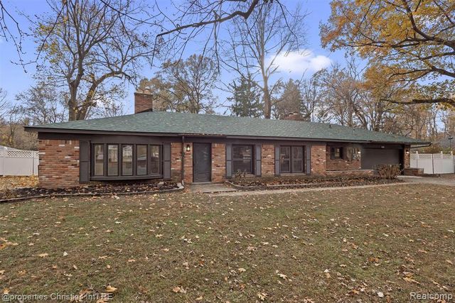 20191 Woodburn Drive, Southfield, MI 48075