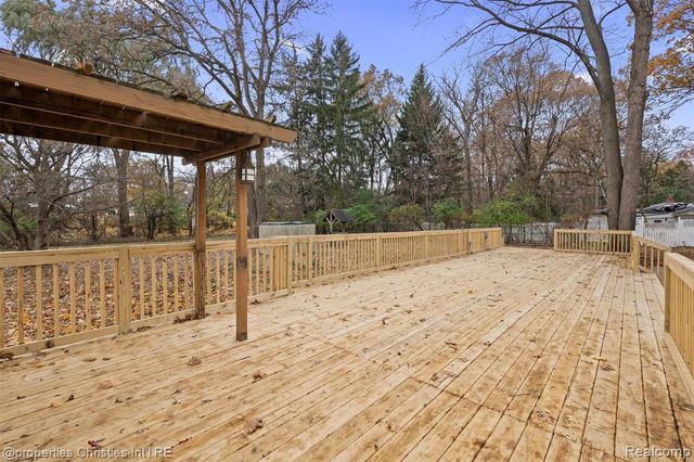 20191 Woodburn Drive, Southfield, MI 48075