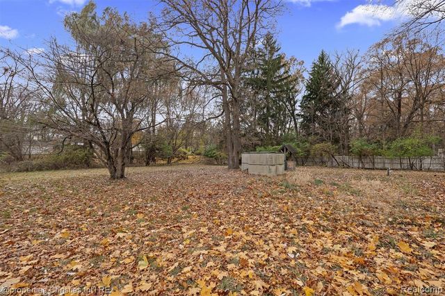 20191 Woodburn Drive, Southfield, MI 48075