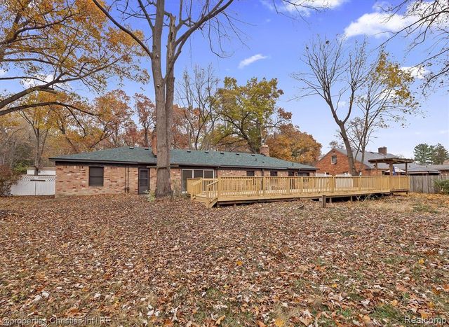 20191 Woodburn Drive, Southfield, MI 48075