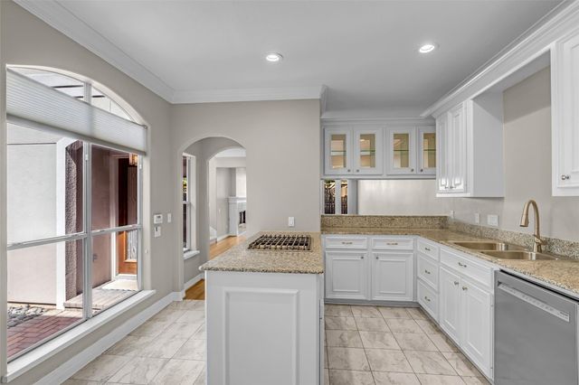 4916 Travis Street, Houston, TX 77002