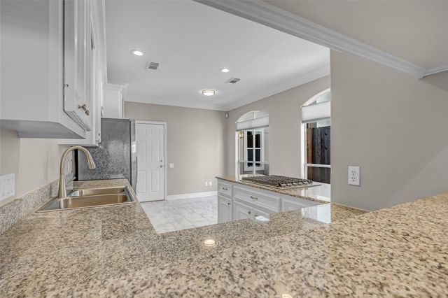 4916 Travis Street, Houston, TX 77002