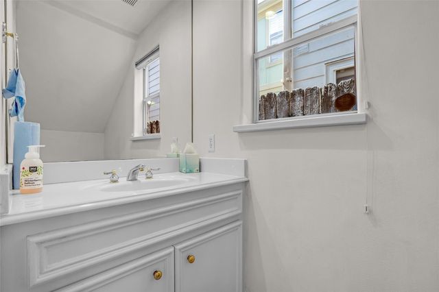 4916 Travis Street, Houston, TX 77002