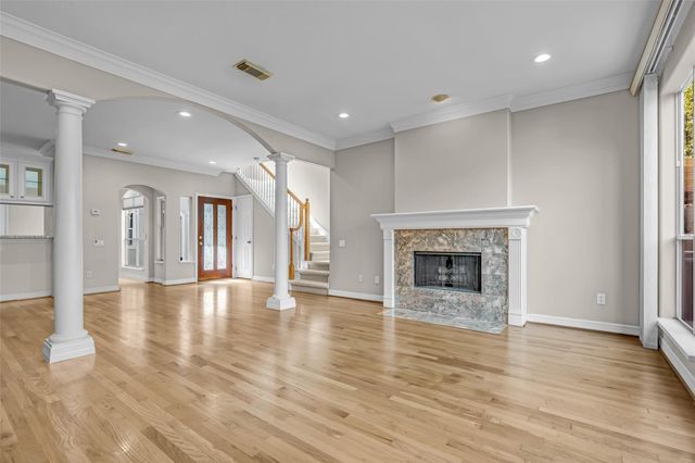 4916 Travis Street, Houston, TX 77002