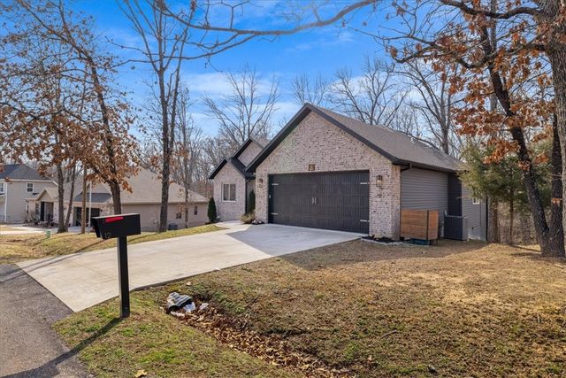 12 Reighton Drive, Bella Vista, AR 72714