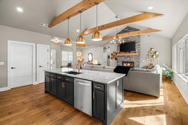 12 Reighton Drive, Bella Vista, AR 72714