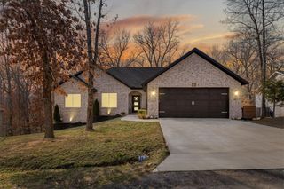 12 Reighton Drive, Bella Vista, AR 72714