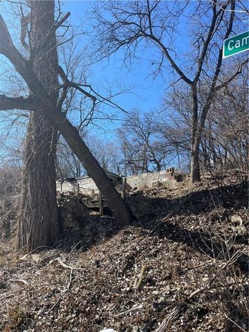 902 Cambridge Avenue, Kansas City, MO 64126