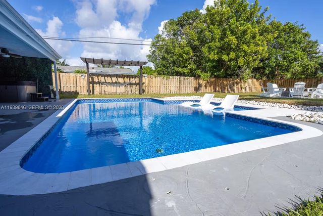 2154 Dorson Way, Delray Beach, FL 33445