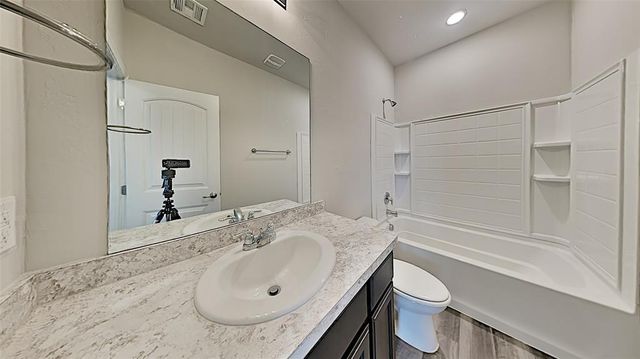 2516 Caden Court, Yukon, OK 73099