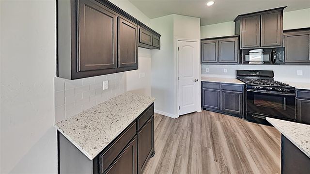 2516 Caden Court, Yukon, OK 73099