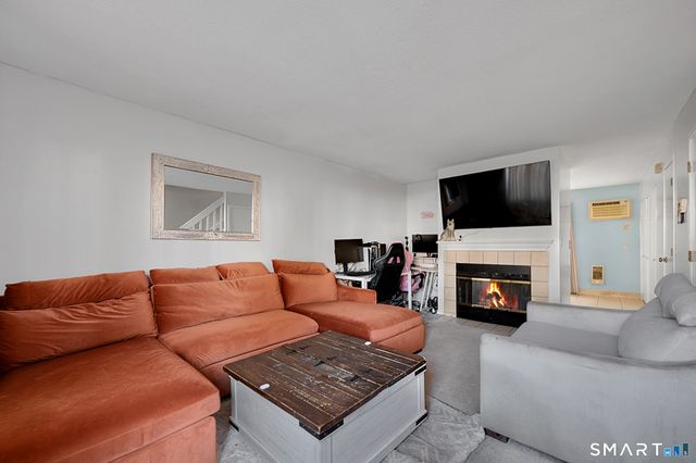 585 Park Road 7-2, Waterbury, CT 06708