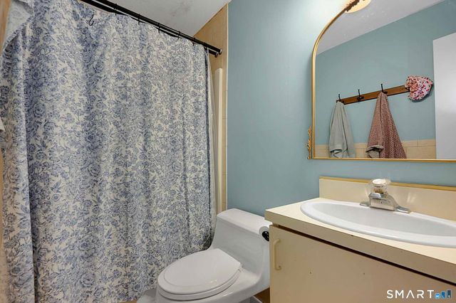 585 Park Road 7-2, Waterbury, CT 06708