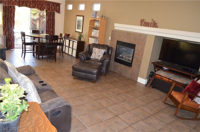 5596 Prospectors Creek Way, Las Vegas, NV 89122