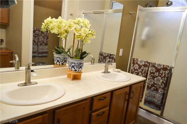 5596 Prospectors Creek Way, Las Vegas, NV 89122