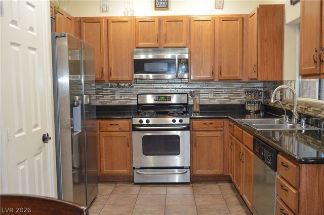 5596 Prospectors Creek Way, Las Vegas, NV 89122
