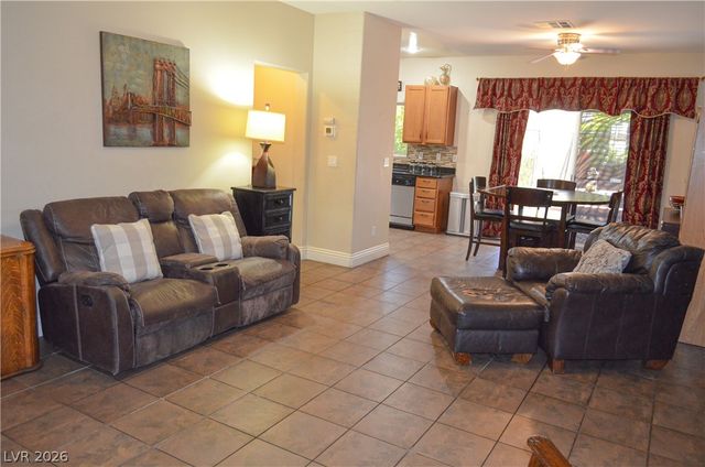 5596 Prospectors Creek Way, Las Vegas, NV 89122