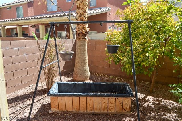 5596 Prospectors Creek Way, Las Vegas, NV 89122