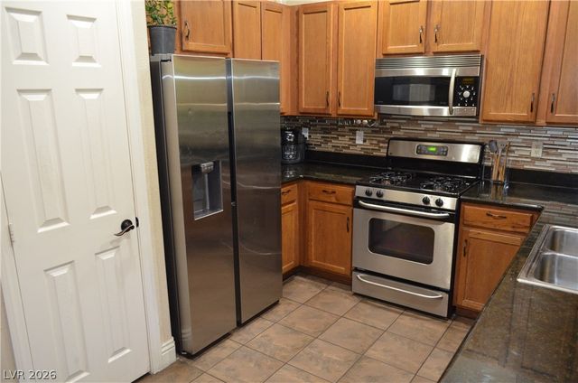 5596 Prospectors Creek Way, Las Vegas, NV 89122