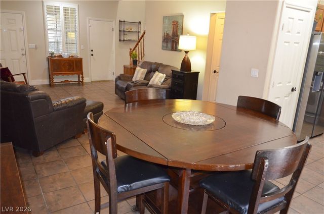 5596 Prospectors Creek Way, Las Vegas, NV 89122