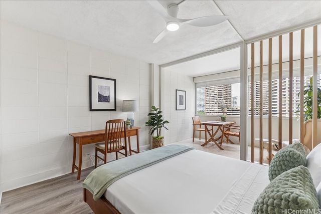 425 Ena Road 1002B, Honolulu, HI 96815