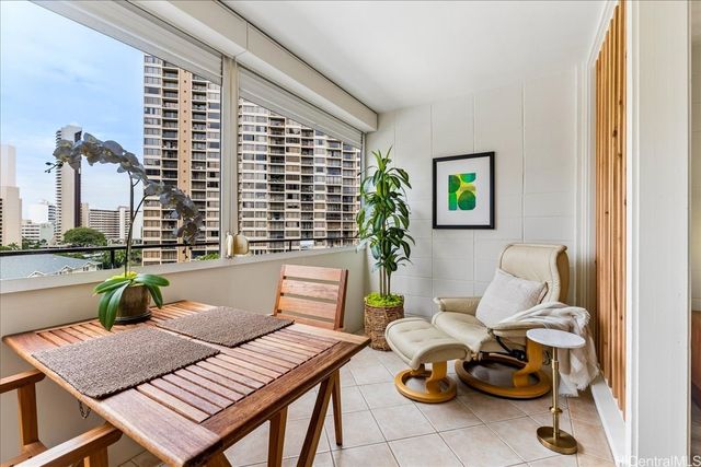 425 Ena Road 1002B, Honolulu, HI 96815